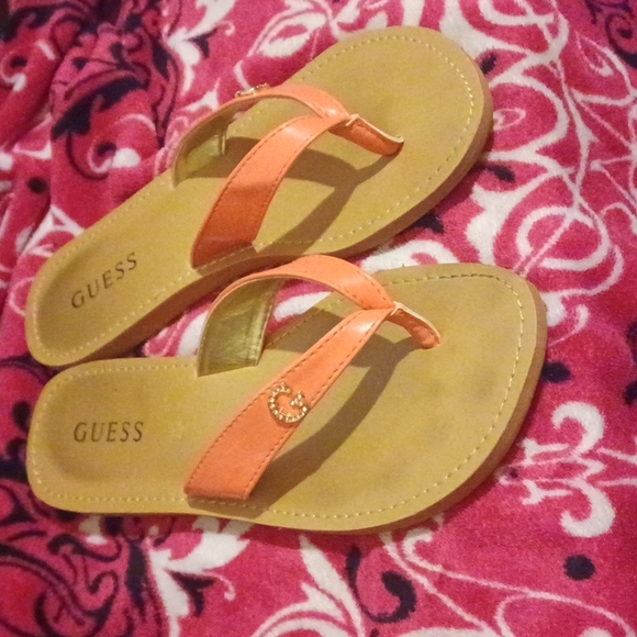 Guess sandles - Picture 1 of 3